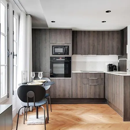 Brand New Modern Studio In Central - 2p - B1 *